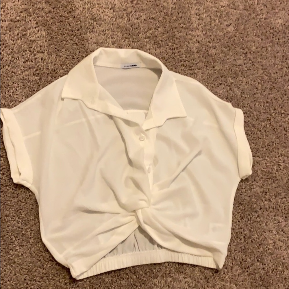 Front knot top!